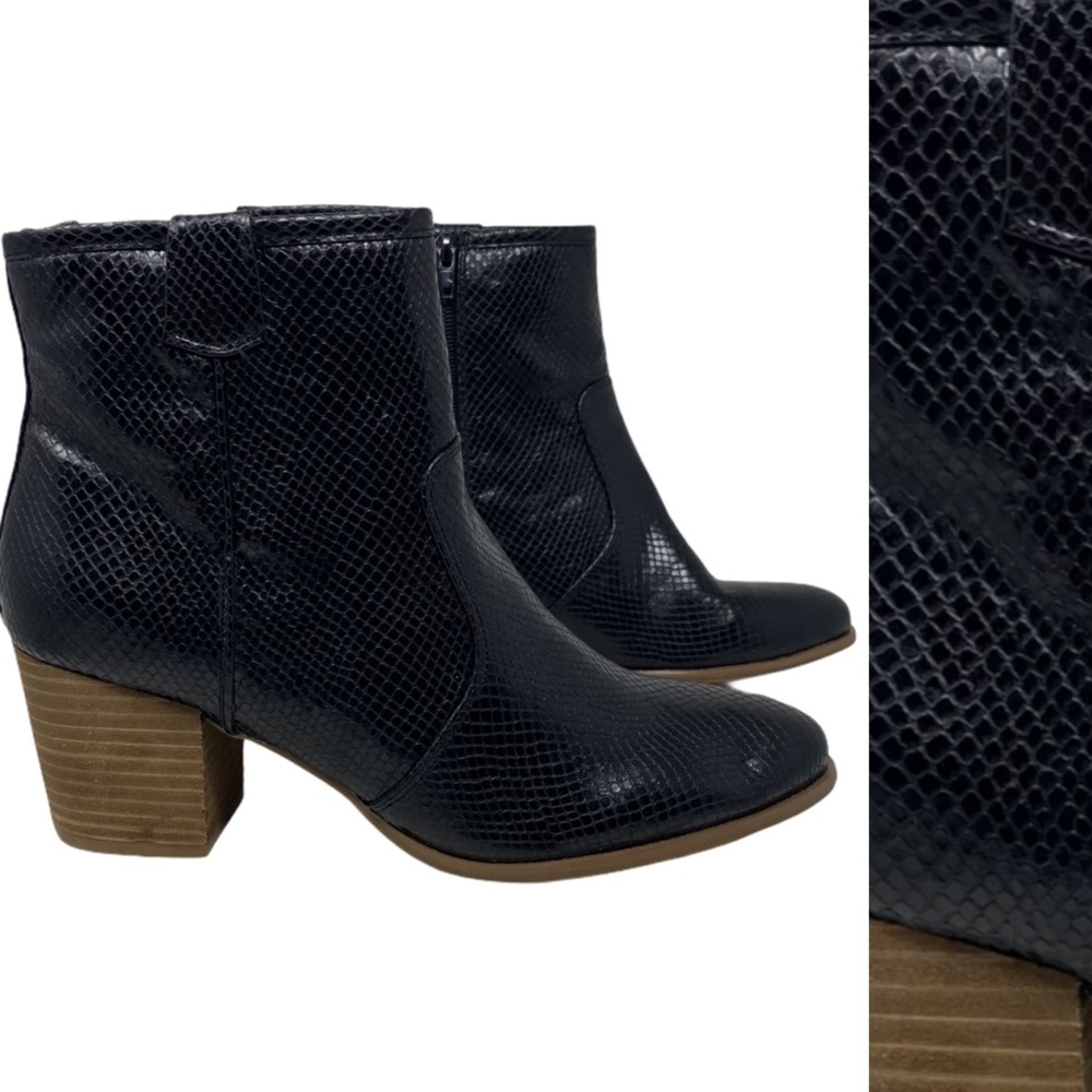 Carlos by Carlos Santana Rowan Booties‎ Snake Print